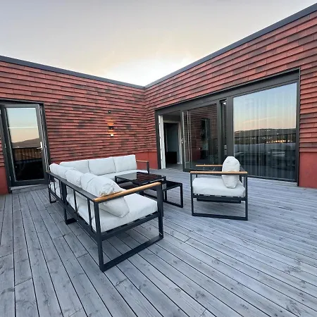 アパート Family-friendly Luxury Penthhouse With Three Bedrooms *