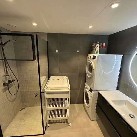 Family-friendly Luxury Penthhouse With Three Bedrooms アパート Jordalen