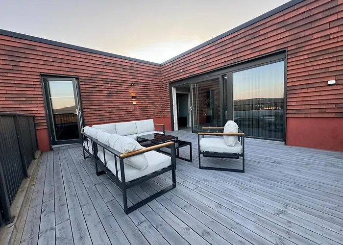 アパート Family-friendly Luxury Penthhouse With Three Bedrooms *