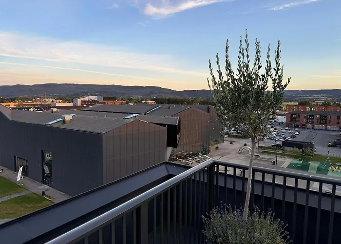 Family-friendly Luxury Penthhouse With Three Bedrooms アパート Jordalen